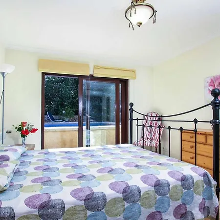 Llop Villa